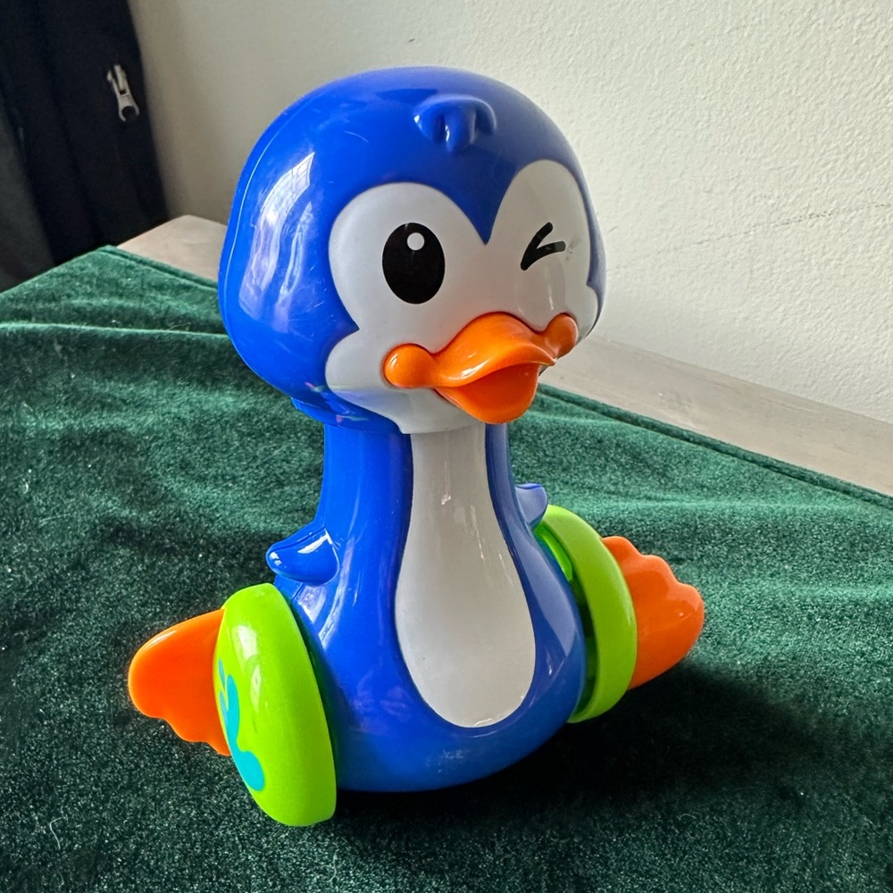 Toy Penguin scoot and go toy